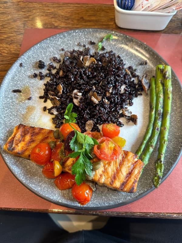 Grilled Salmon by Carlos Flórida Gourmet